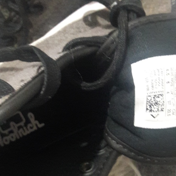 Shoes - Picture 5 of 5